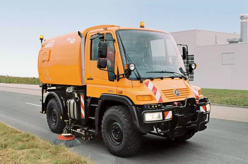 Mersedes-Benz Unimog