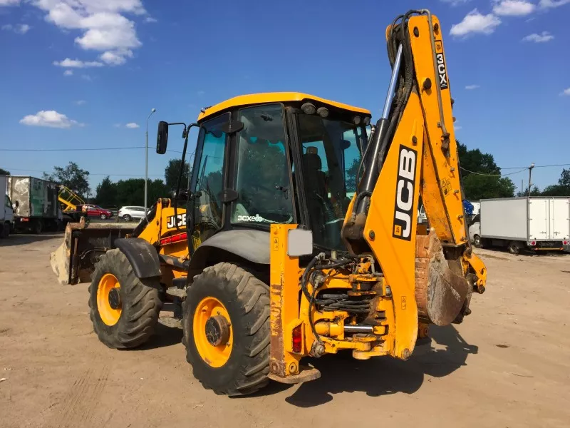 Экскаватор-погрузчик JCB 3CX